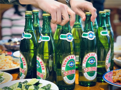 春节欢聚时刻青岛啤酒的 走红 新年餐桌